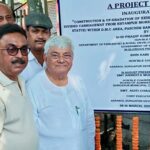 দুর্গাপুরের শ্যামপুরে রাস্তা সম্প্রসারণের শিলান্যাস। উপস্থিত মন্ত্রী প্রদীপ মজুমদার, এ.ডি.ডি.এ চেয়ারম্যান কবি দত্ত সহ আরো অনেক বিশিষ্টজনেরা।